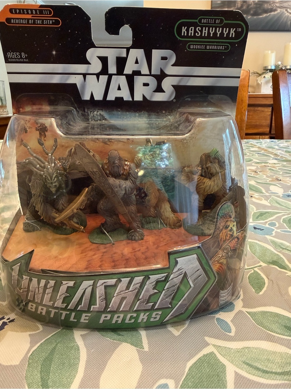 Hasbro Star Wars Unleashed Wookiee Warriors - Brown and Green Figures